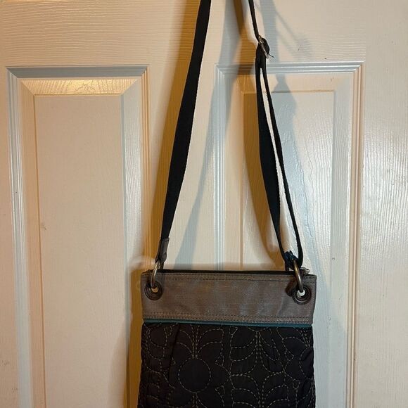 - Fossil Key-Per black quilted fabric ,gray trim and teal accents. Crossbo… - Picture 12 of 13